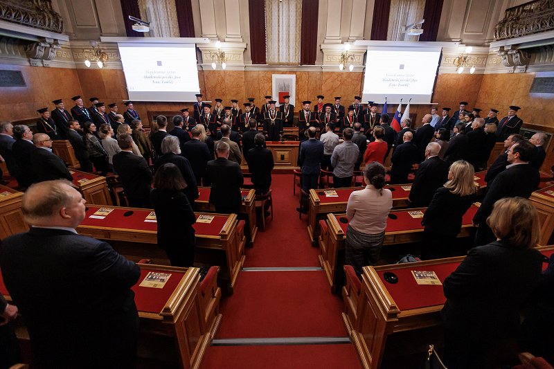 Jernej Tekavec received the Solemn certificate for young university teachers and associates of the University of Ljubljana