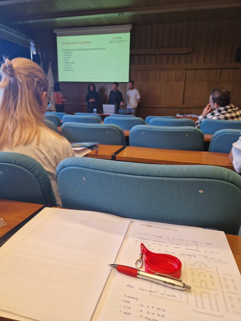 predstavitev svečana dvorana